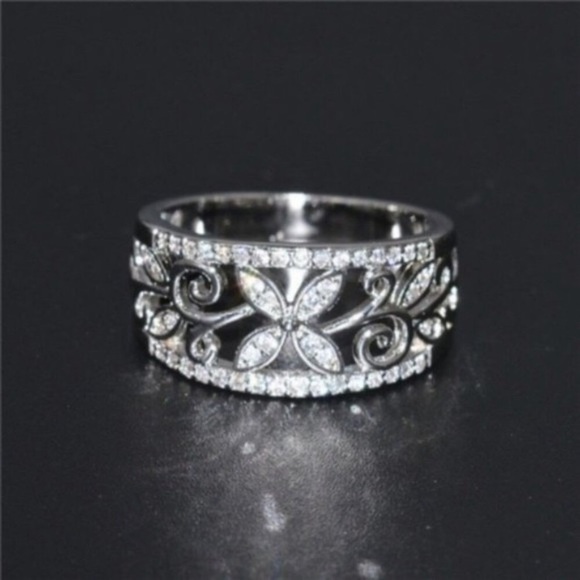 New White Sapphire Diamond Sterling Silver Ring - Picture 4 of 4